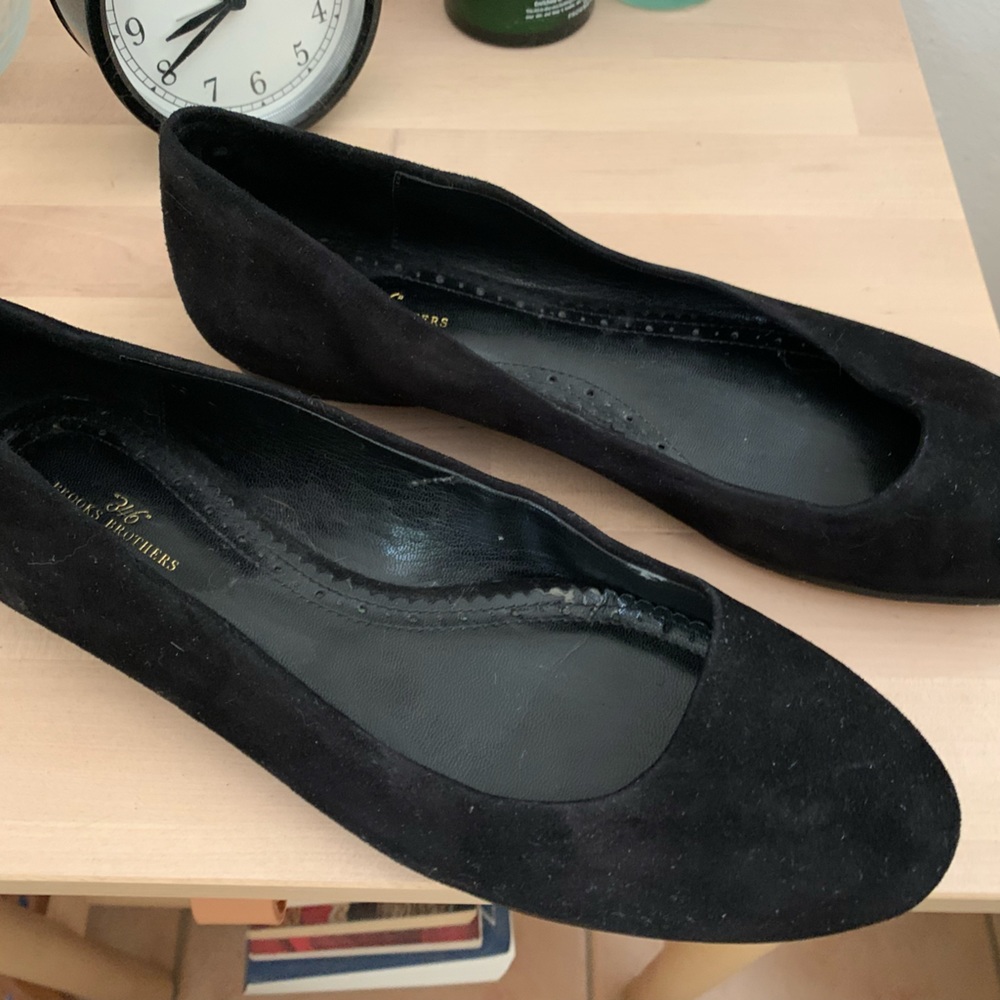 Black flats in perfect condition. Only worn a few times.